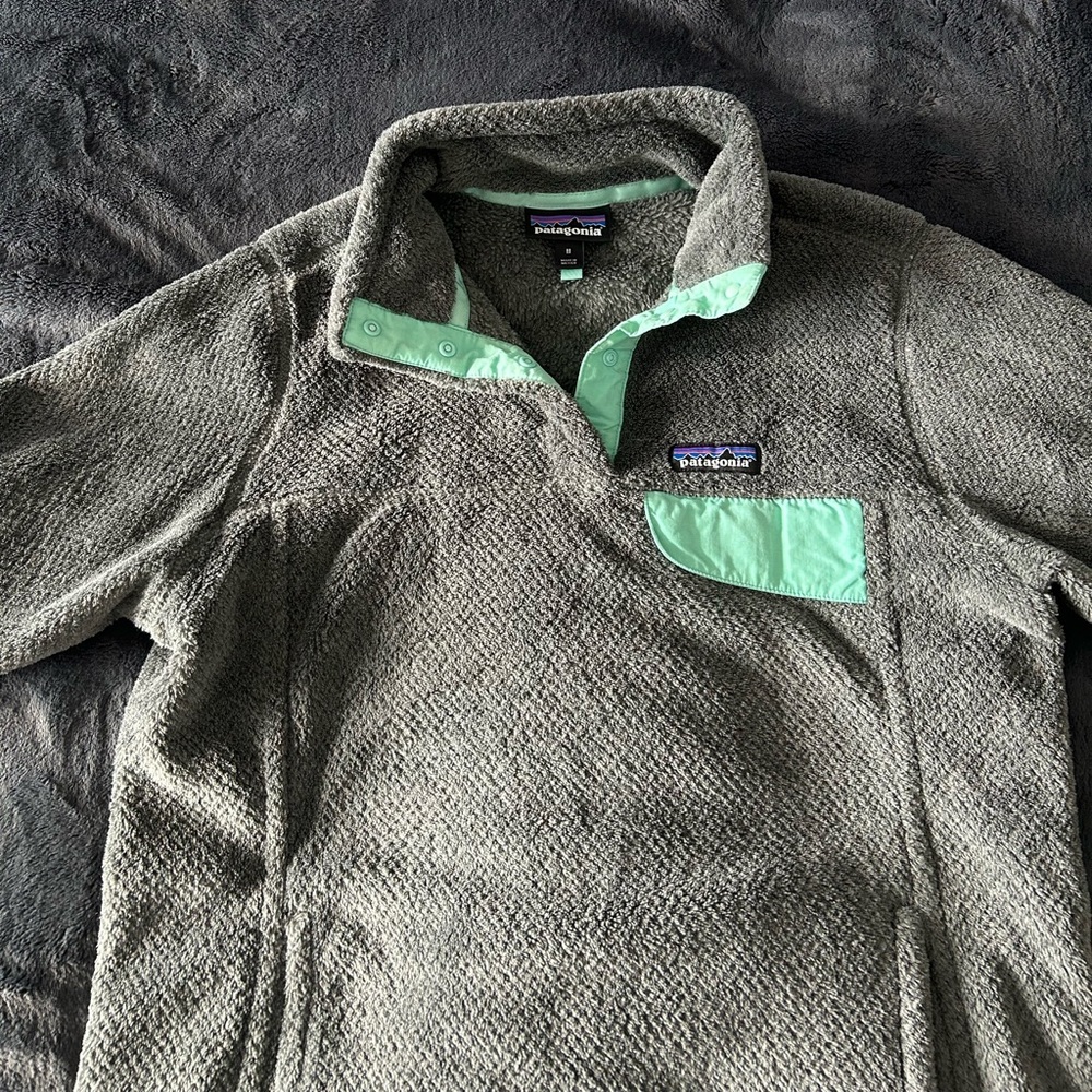 Patagonia Women's Zip-Up Sweater in Gray and Mint